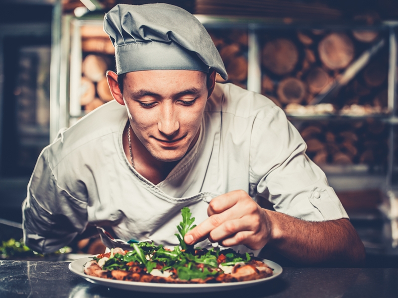 “Kinh nghiệm vàng” giúp bạn tìm việc bếp tại Hà Nội hiệu quả