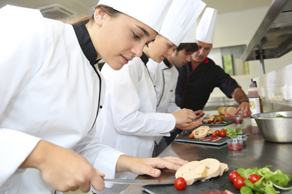 “Kinh nghiệm vàng” giúp bạn tìm việc bếp tại Hà Nội hiệu quả - Ảnh 5